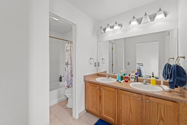 Building Photo - 5521 Cross Creek Dr