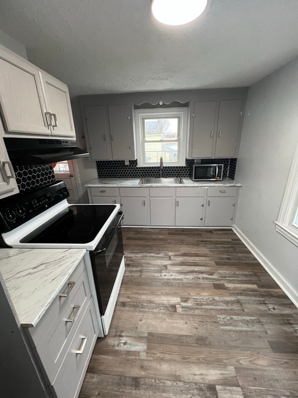 Building Photo - 100 S Broad St