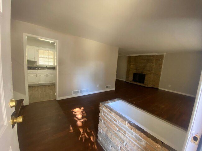 Building Photo - **ON HOLD**Near Ft. Benning. Columbus, GA  Bedroom 4 / 1 Full Bathroom & 2 Half Bathroom Home for...