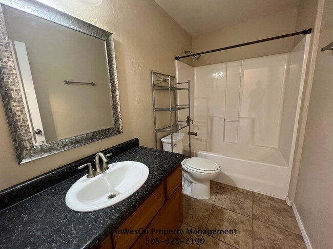 Building Photo - 1121 Little Rabbit Dr
