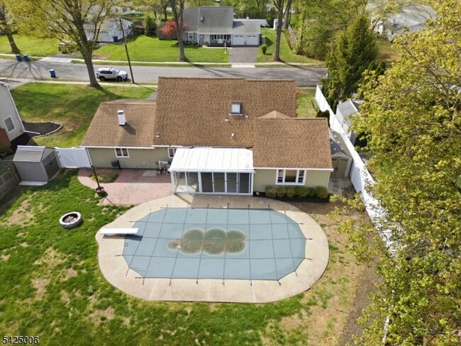 Building Photo - 3 Cypress Rd