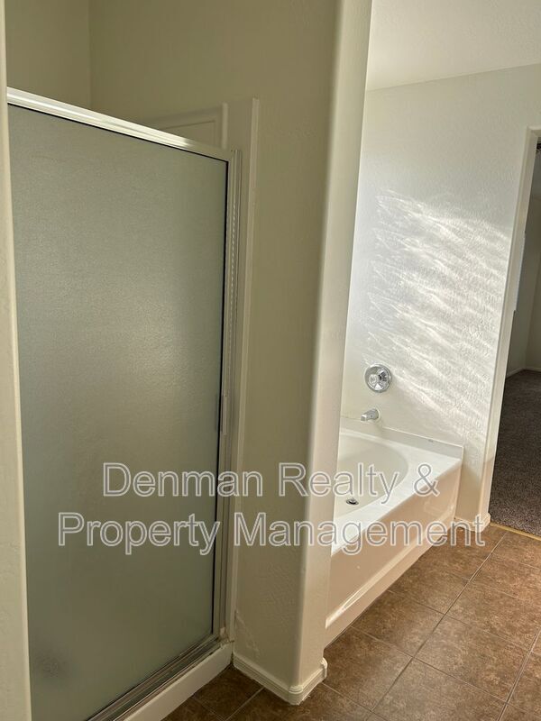 Building Photo - 6526 S 71st Dr