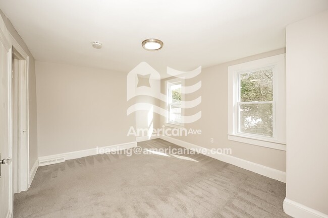 Building Photo - 372 Stanley Rd