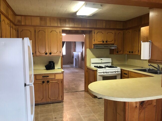 Building Photo - 716 W Georgia Ave