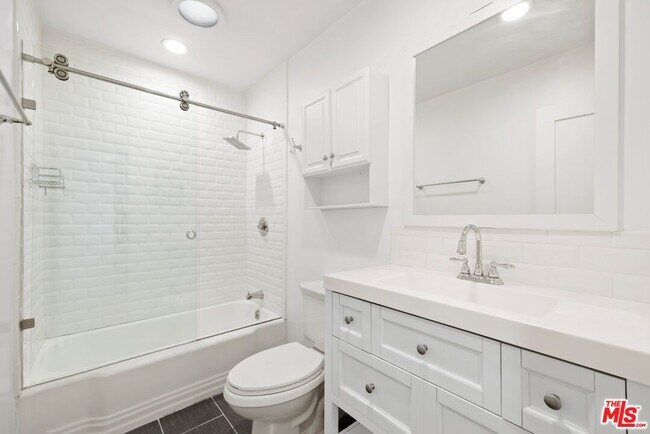 Building Photo - 927 Euclid St