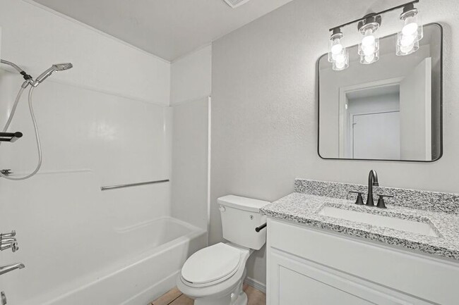 Building Photo - 1243 W Sunset Dr