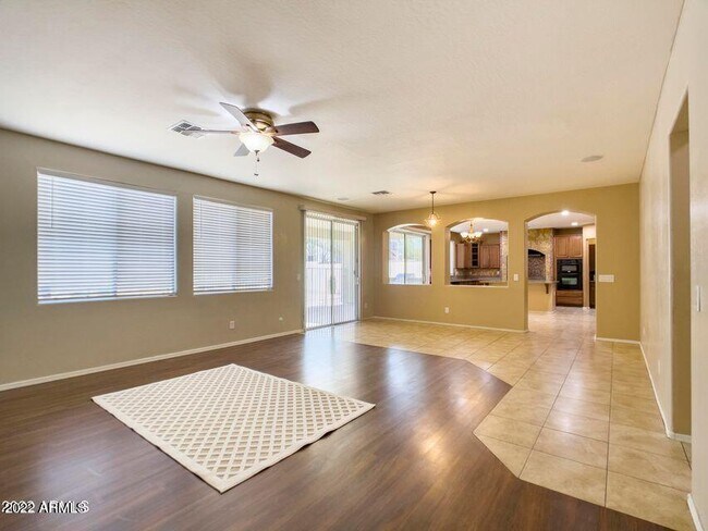 Building Photo - 2406 W Sienna Bouquet Pl