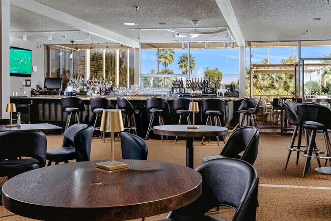 Building Photo - 449 Desert Lakes Dr