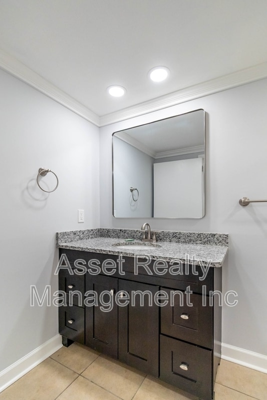 Building Photo - 454 Berlin Dr