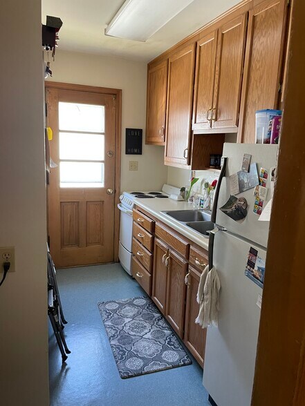 Building Photo - 3060 D St