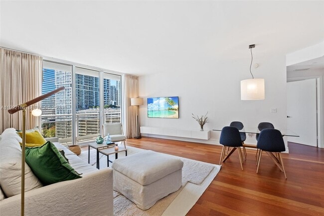 Building Photo - 901 Brickell Key Blvd