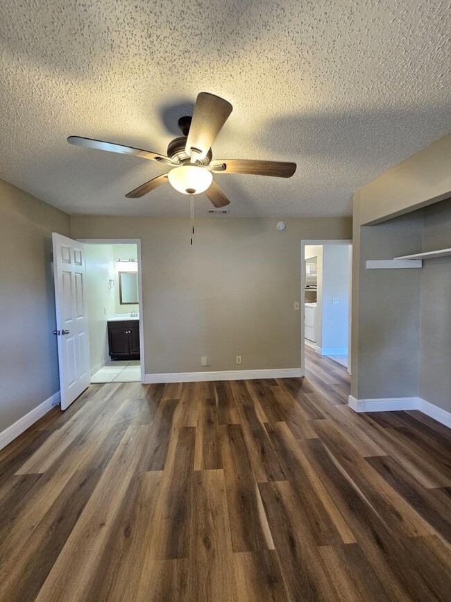 Building Photo - 4786 Orleans Ct