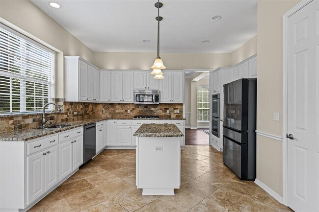 Building Photo - 10648 Bramblecrest Dr
