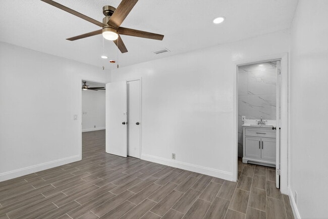 Building Photo - 600 S Mangonia Cir