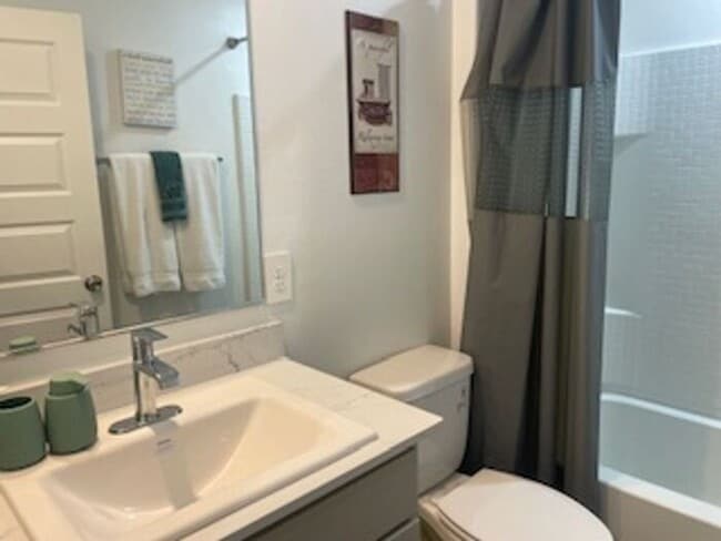 Building Photo - Beautiful Move-In Ready Two-Story Home in Silverbell Crossing!