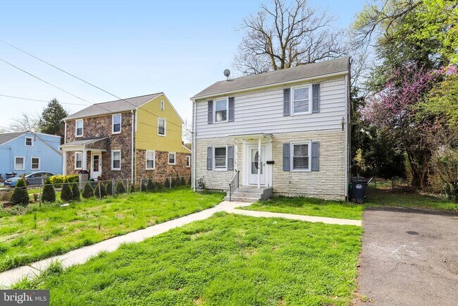 Building Photo - 6226 20th Ave