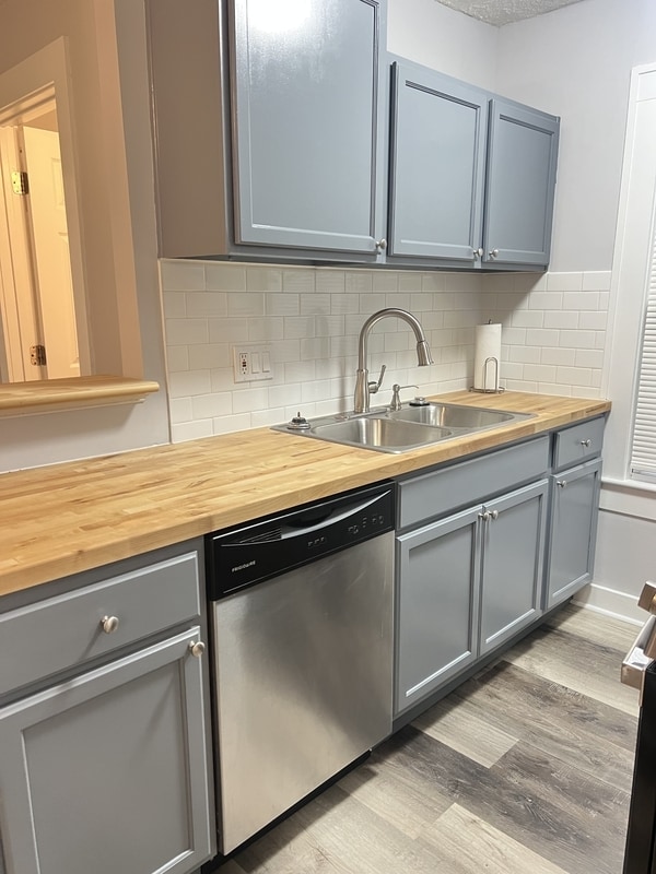 Building Photo - 987 Montie Rd