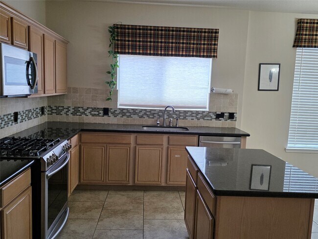 Building Photo - 2715 Riverhollow Ln