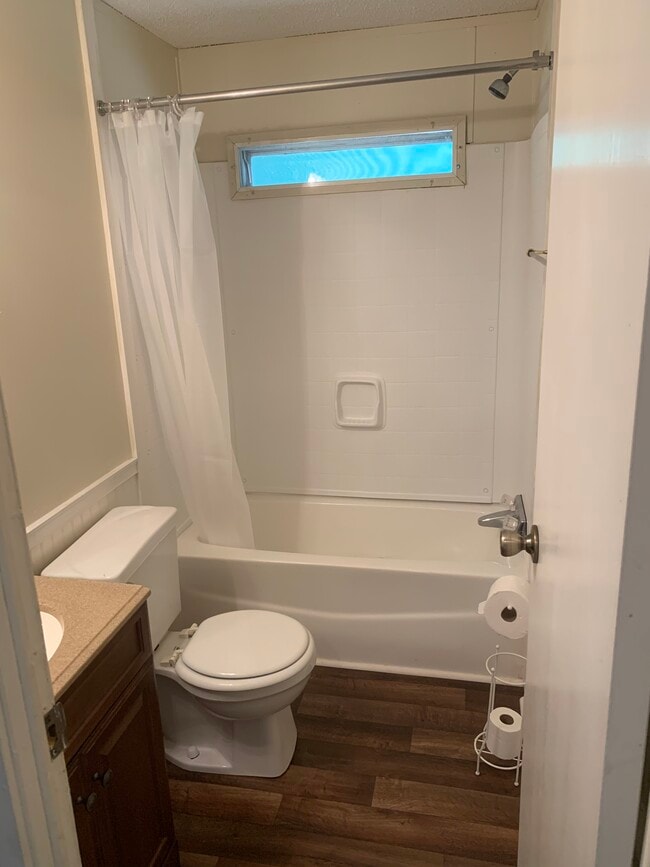 Building Photo - 2444 Culbreth Dr