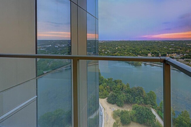 Building Photo - 44 East Ave