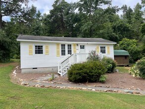 Building Photo - 2 BED, 1 BATH FULLY FURNISHED COTTAGE STYL...