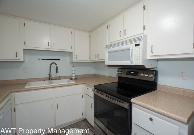 Building Photo - Fully Furnished Long Term Rental
