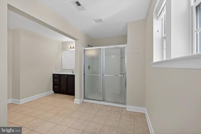 Building Photo - 2707 Henry Moore Ln