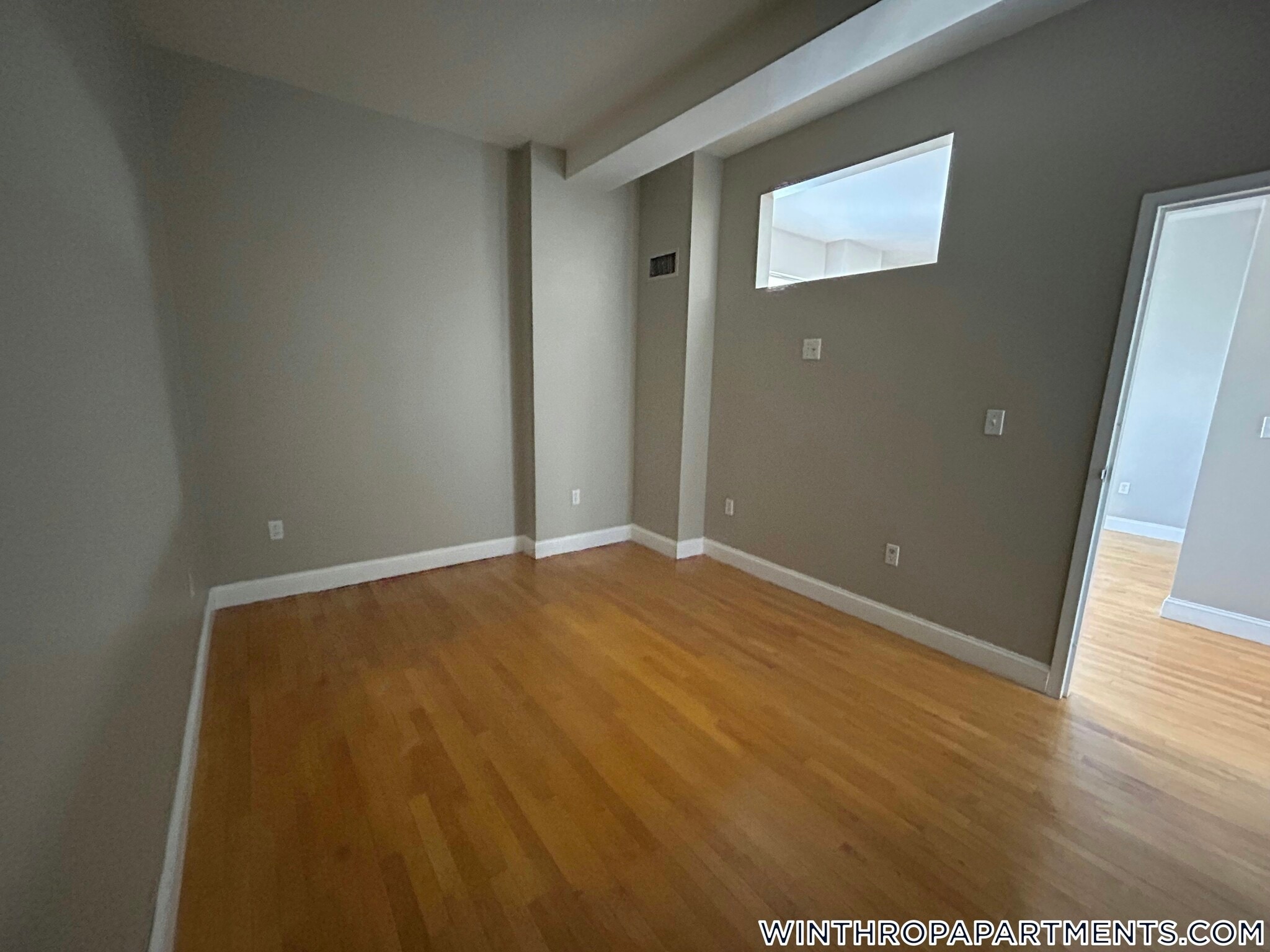 Building Photo - 312 Shirley St