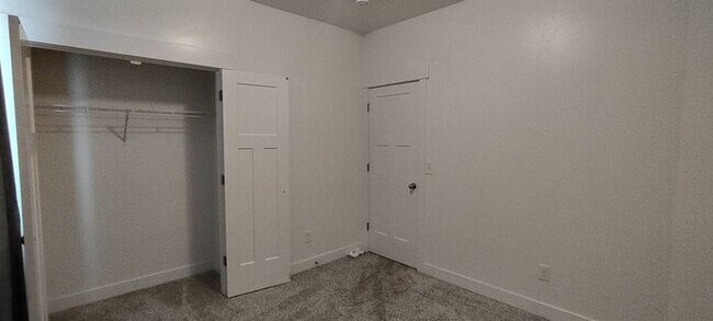 Building Photo - Incredible Vineyard Condo with Garage