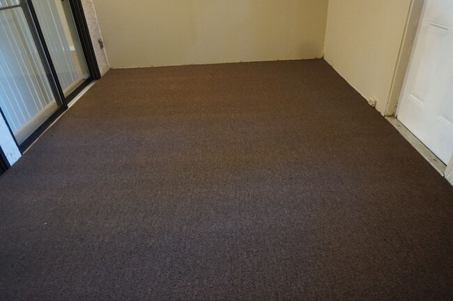 Building Photo - 3 bedroom townhome in Arlington