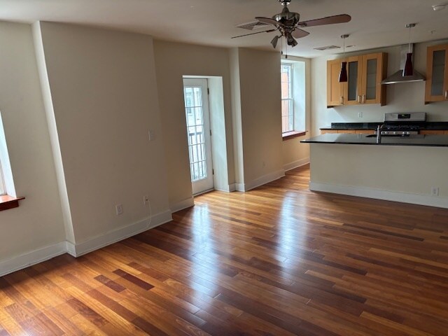 Building Photo - 3500 Sunnyside Ave