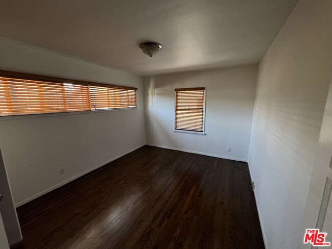Building Photo - 2115 Ocean Park Blvd