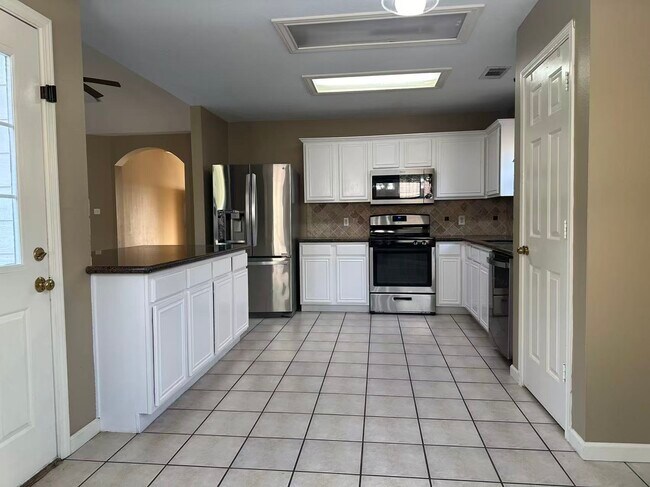 Building Photo - 2919 Foxden Dr