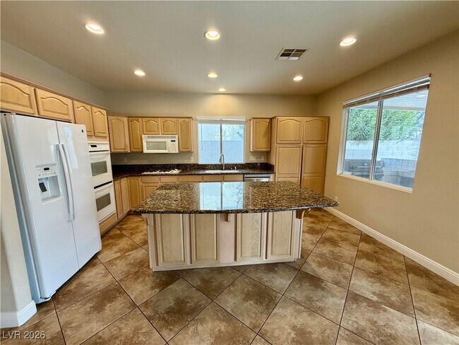 Building Photo - 274 Tropic Tan Ct