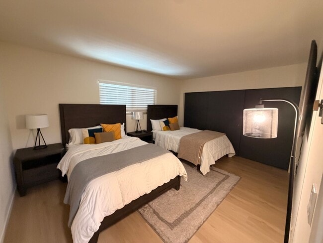 Building Photo - Coastal 2BR Condo Just Blocks from the Beach in Coronado