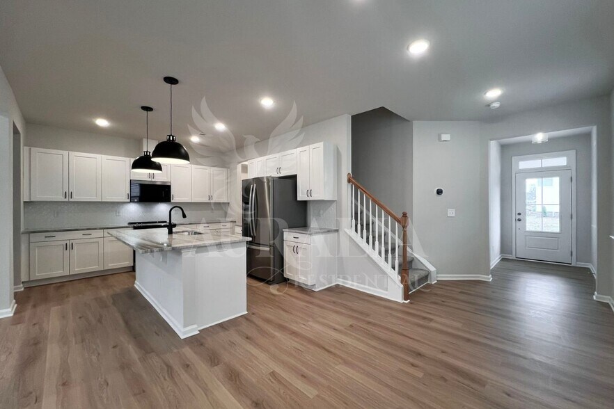 Building Photo - 183 Anise Ln