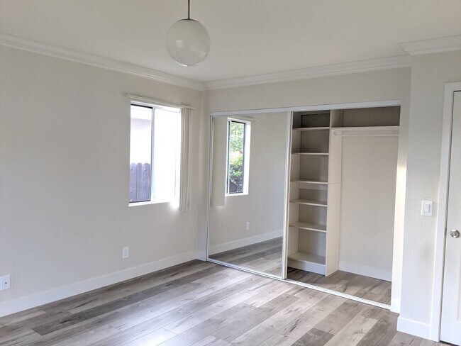 Building Photo - 10242 Tyhurst Rd