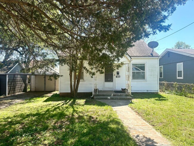 Building Photo - Cute House For Rent!