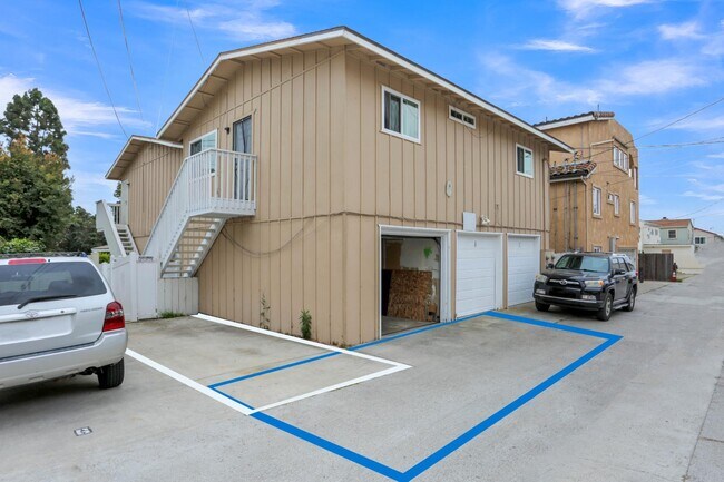 Building Photo - 1818 Diamond St