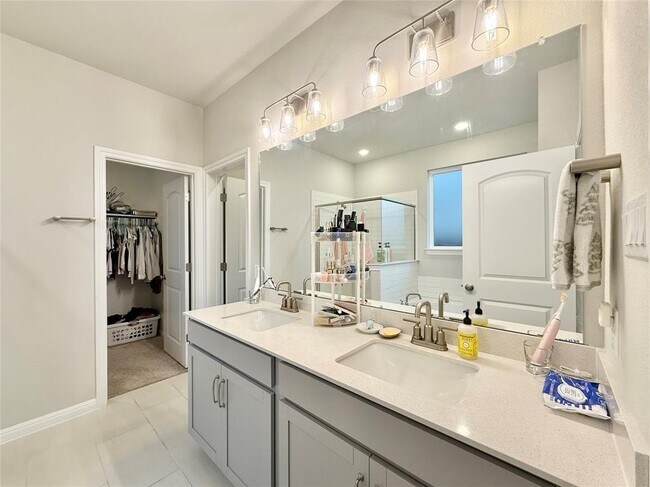 Building Photo - 923 Palo Brea Lp