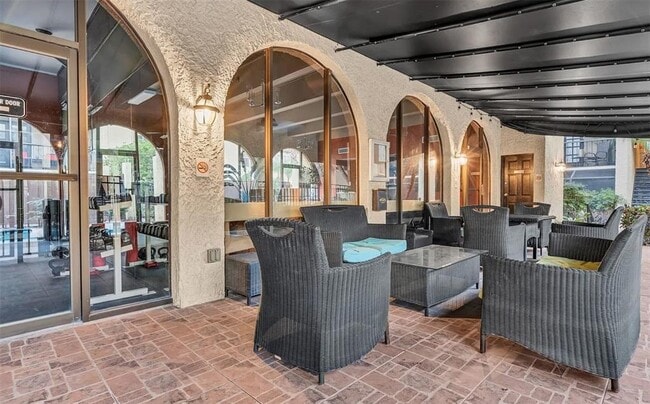 Building Photo - 5304 W Kennedy Blvd