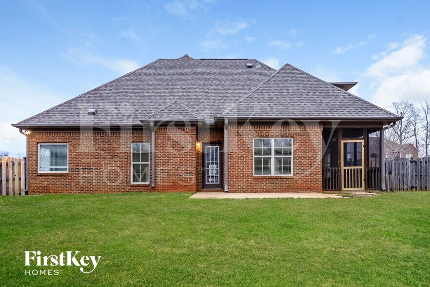 Building Photo - 5830 Heritage Park Dr
