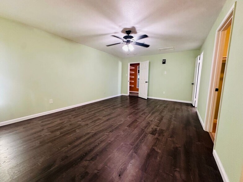 Building Photo - 761 N L St