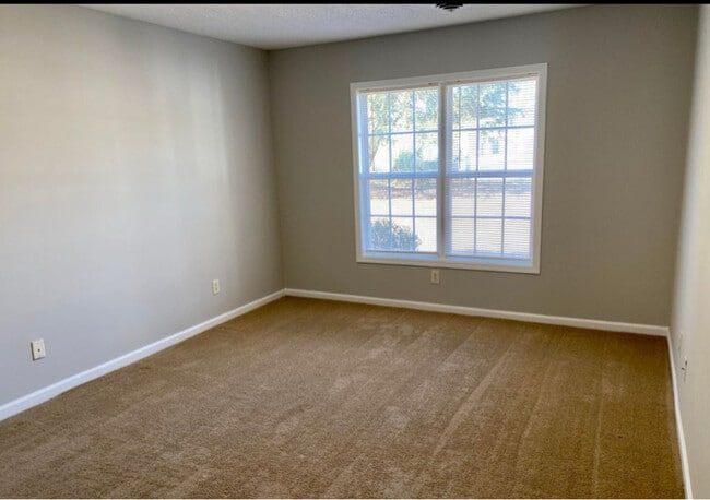 Building Photo - 4609 Honeysuckle Ln