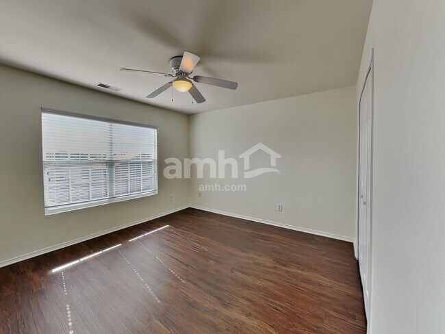 Building Photo - 1611 Rustic Arch Way