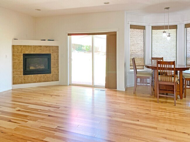 Building Photo - Beautiful Single Level Home in North Albany!