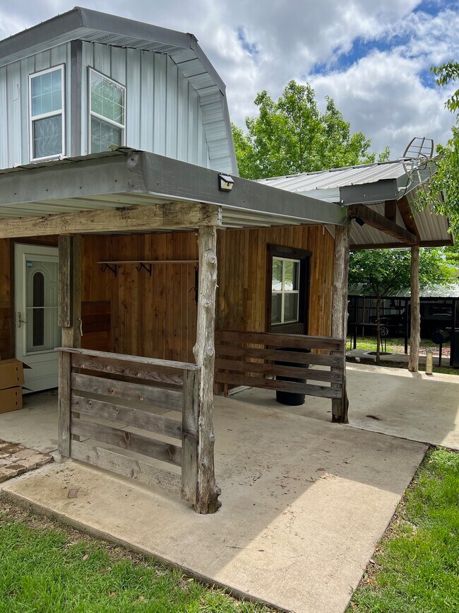 Covered front porch - 5637 FM 813