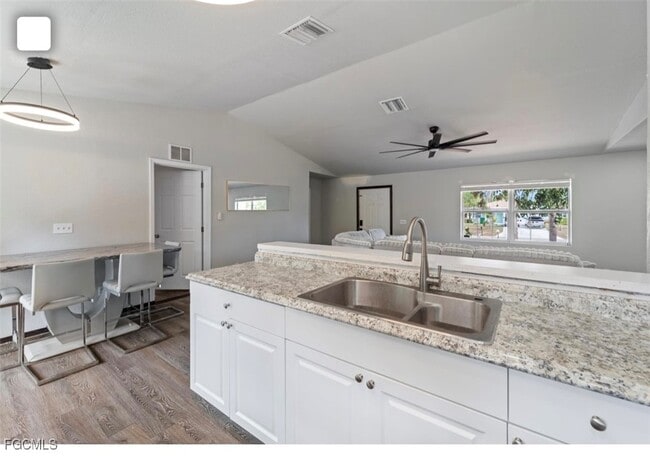 Building Photo - 5005 Squaw Ln