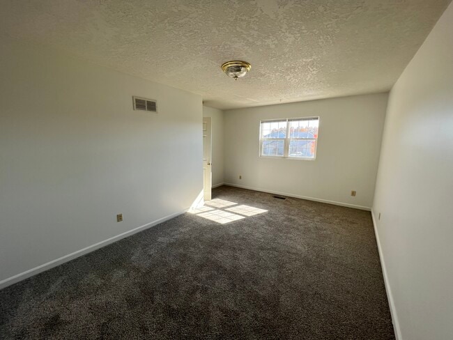 Building Photo - 308 Onyx Dr