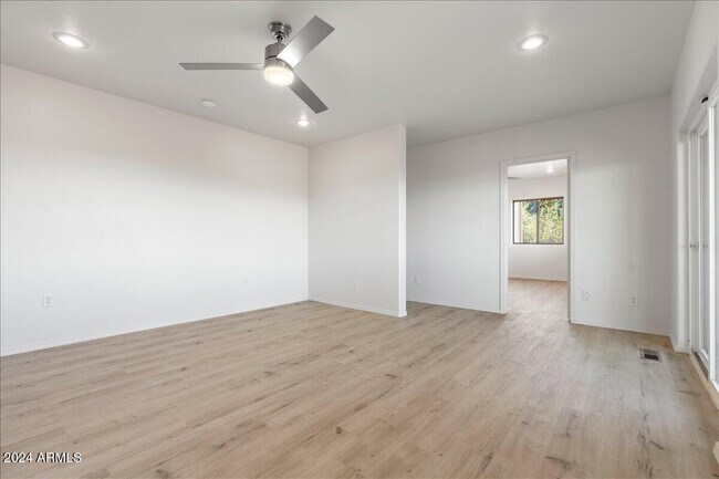 Building Photo - 1280 Majestic Vw Dr